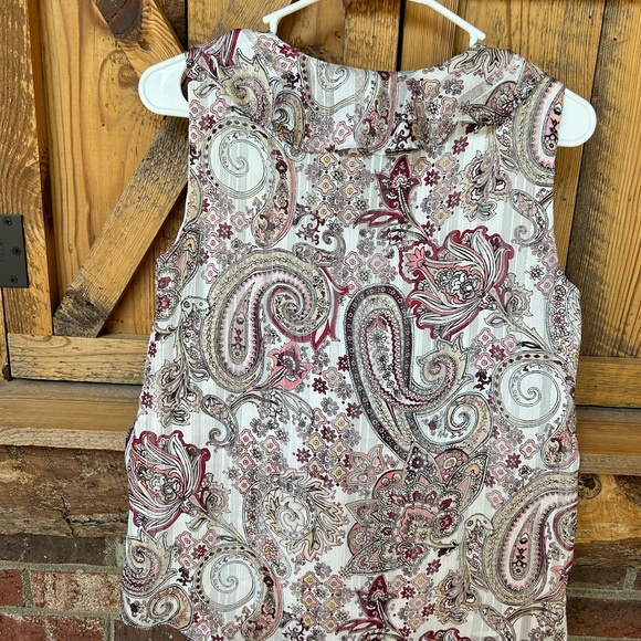 Women’s sleeveless dress top. - Picture 2 of 3
